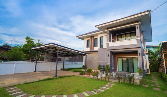 modern-house-with-sky